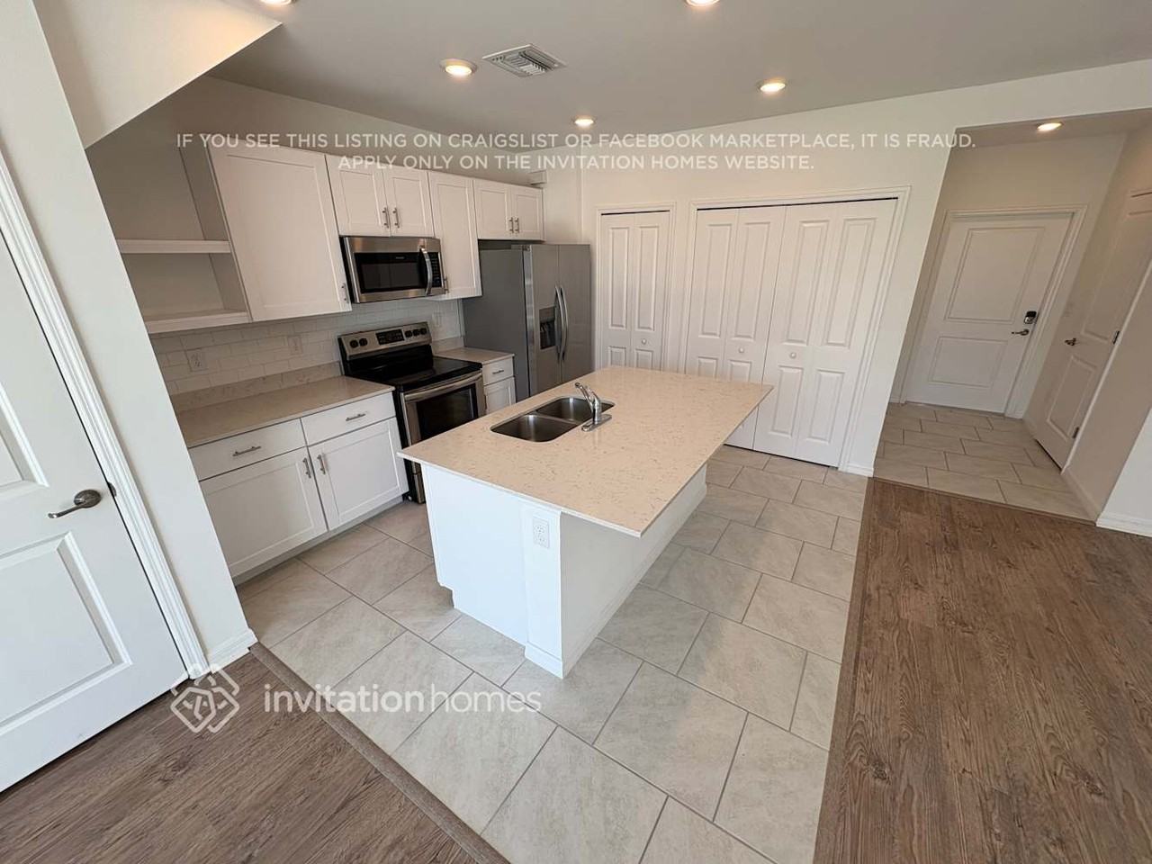 2065 E Landings Way - Photo 3 of 30