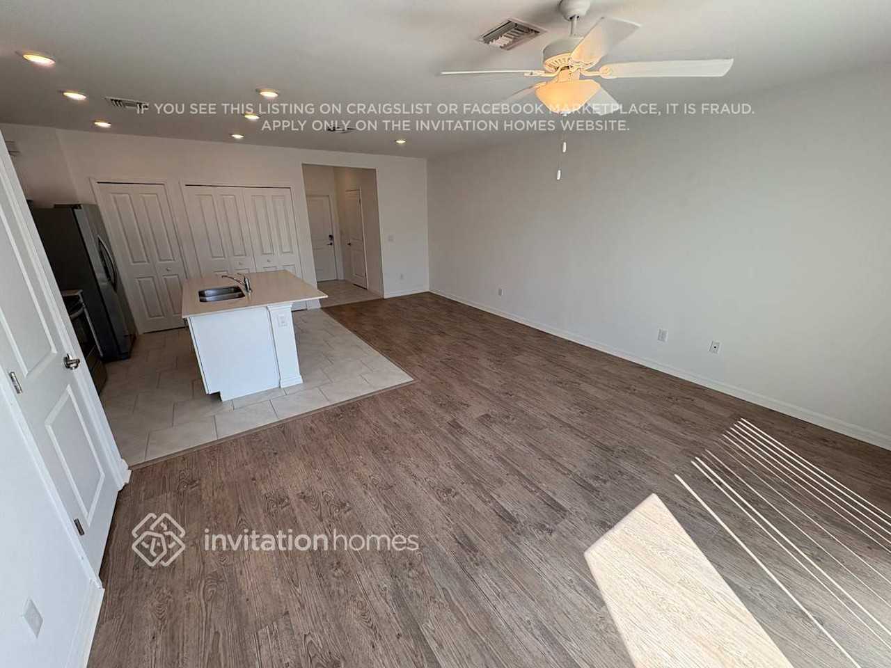 2065 E Landings Way - Photo 5 of 30