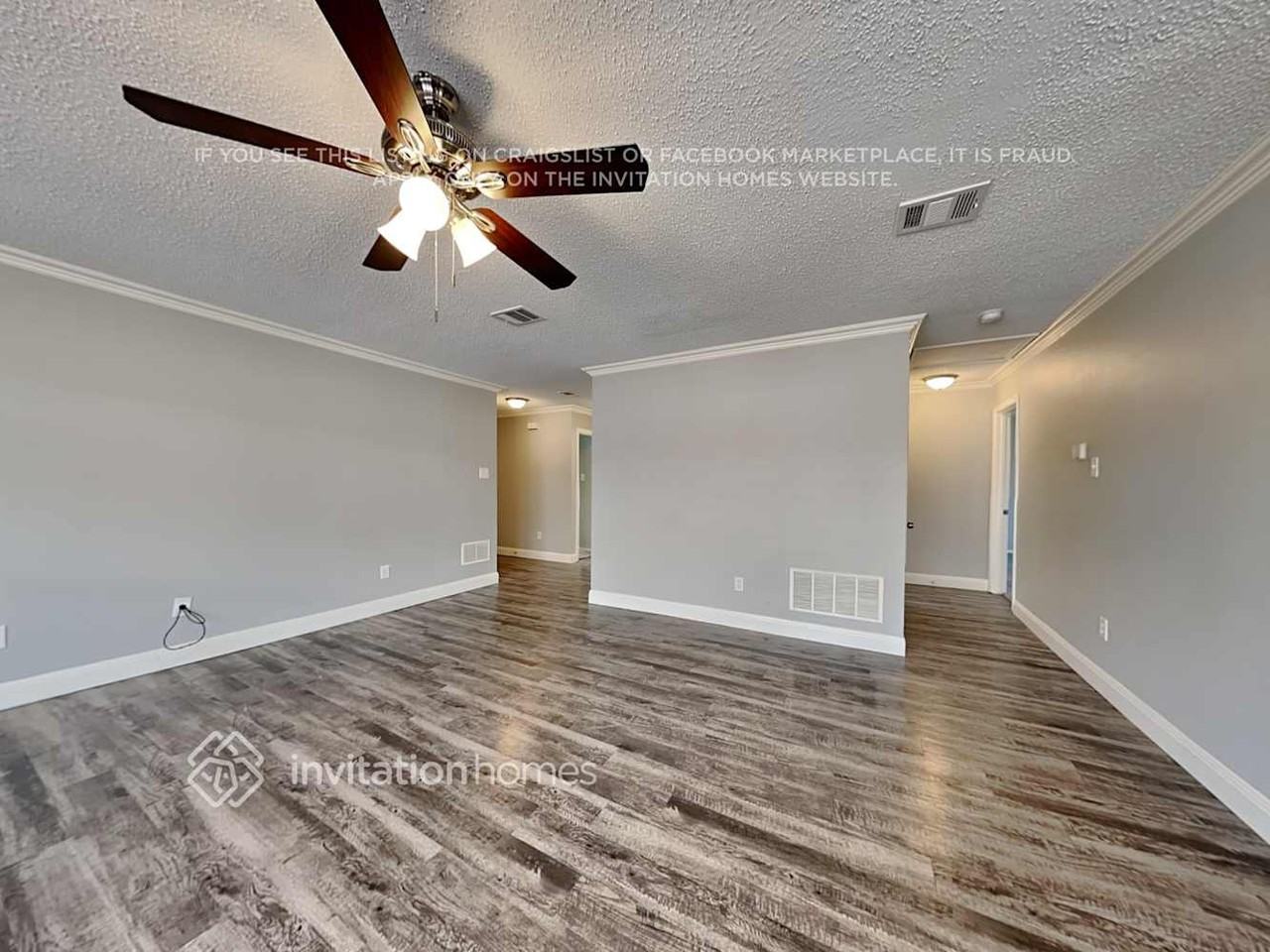 2440 Rolling Ridge Dr - Photo 3 of 17