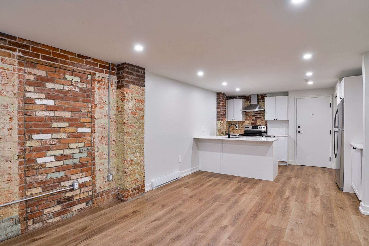 27 Peter Street North #105 - Photo 7 of 20