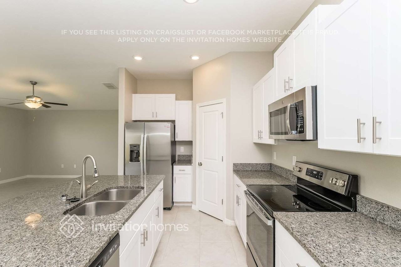 11253 Riley Pines Cir - Photo 6 of 17