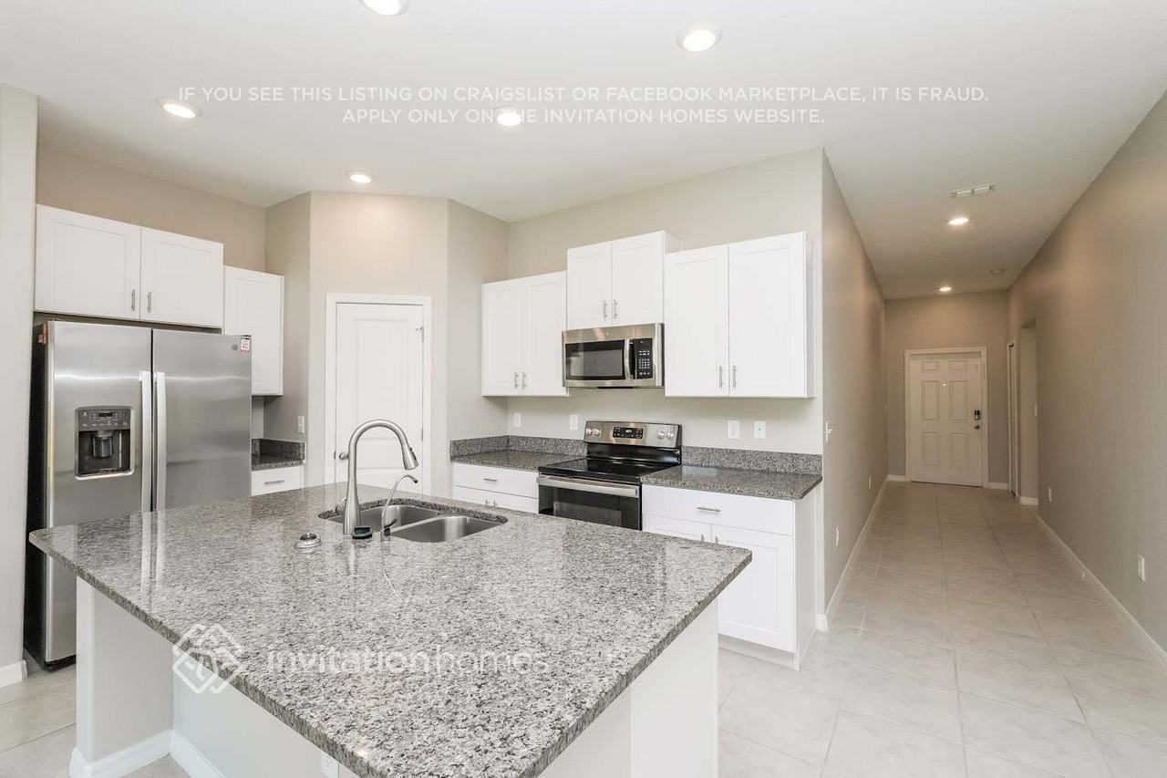 11253 Riley Pines Cir - Photo 7 of 17