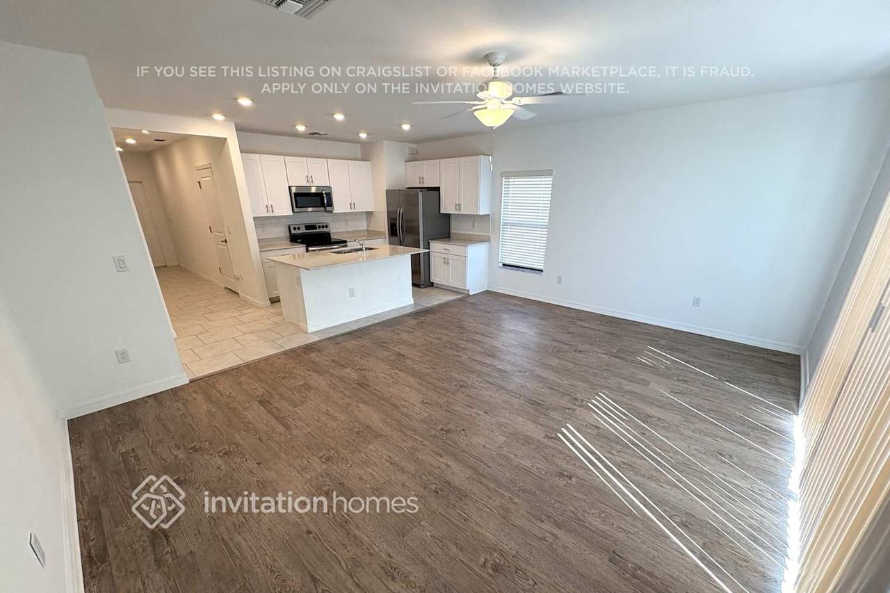 2047 E Landings Way - Photo 4 of 29