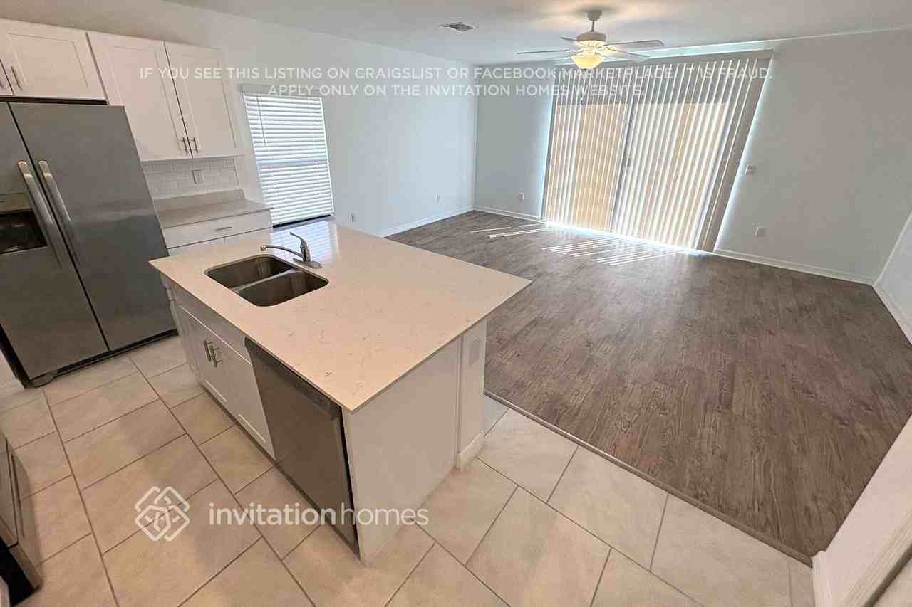 2047 E Landings Way - Photo 5 of 29