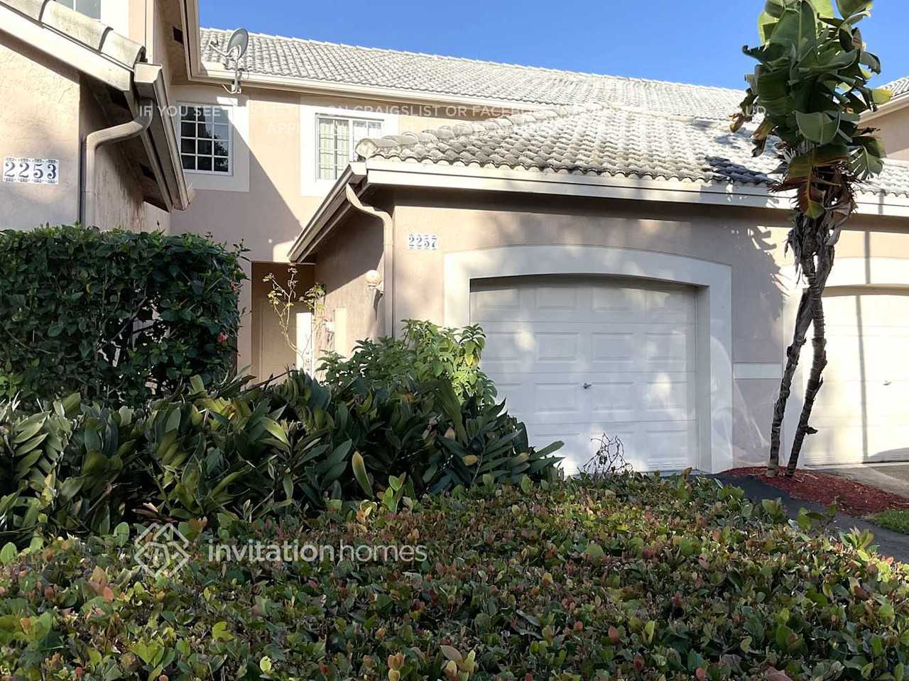 2257 Salerno Cir - Photo 2 of 20