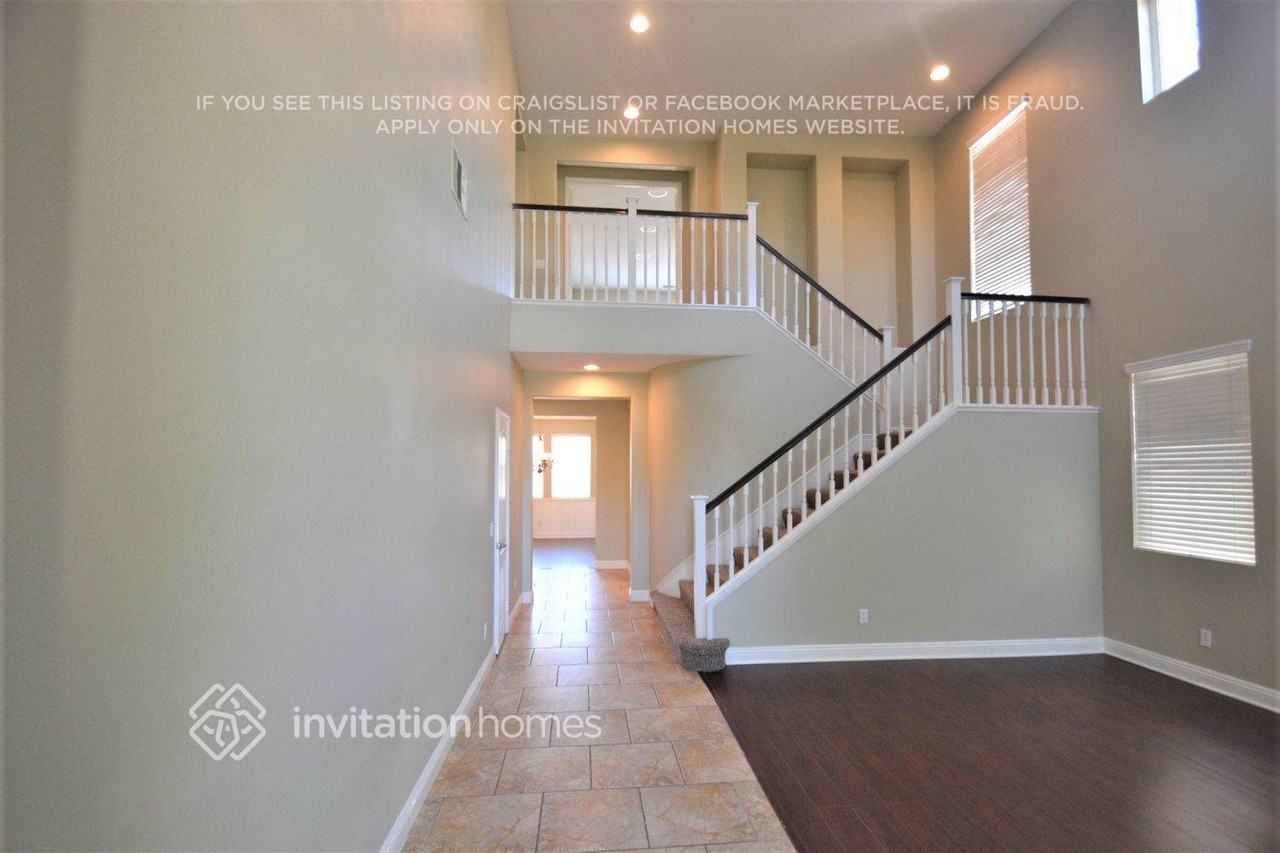 30262 Trois Valley St - Photo 3 of 12