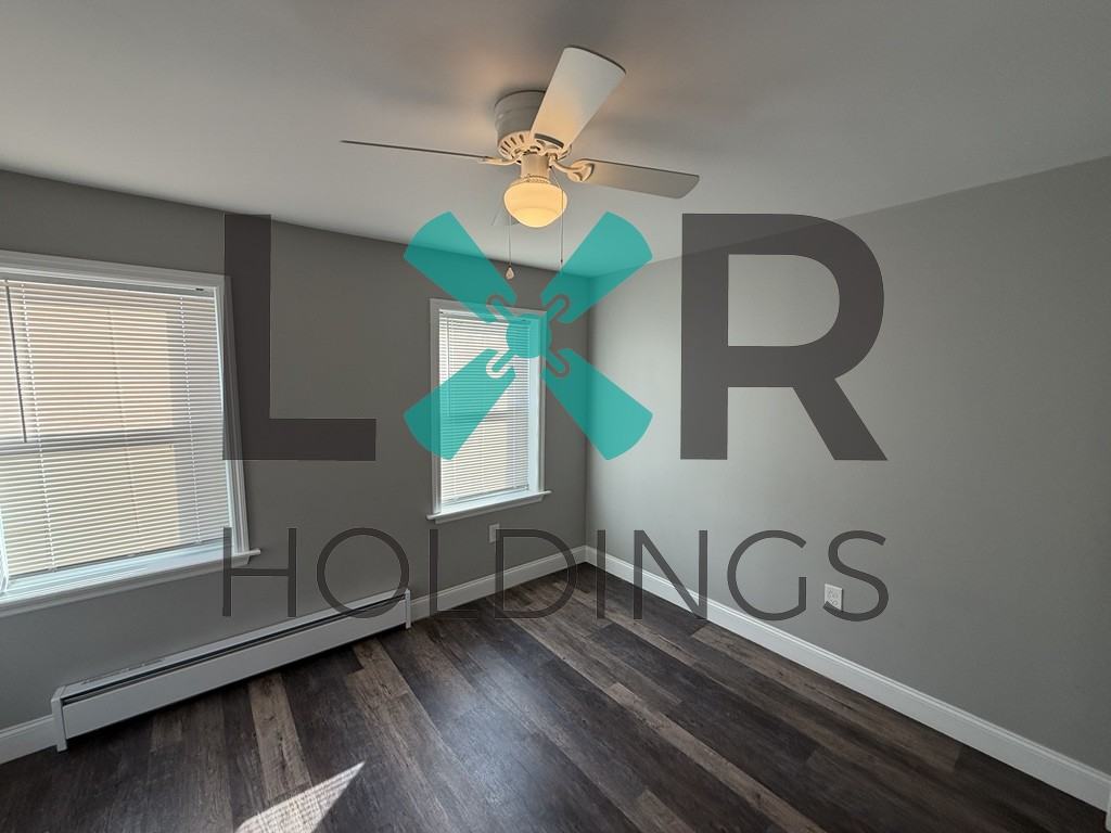 806 Dekalb St #2 - Photo 4 of 17