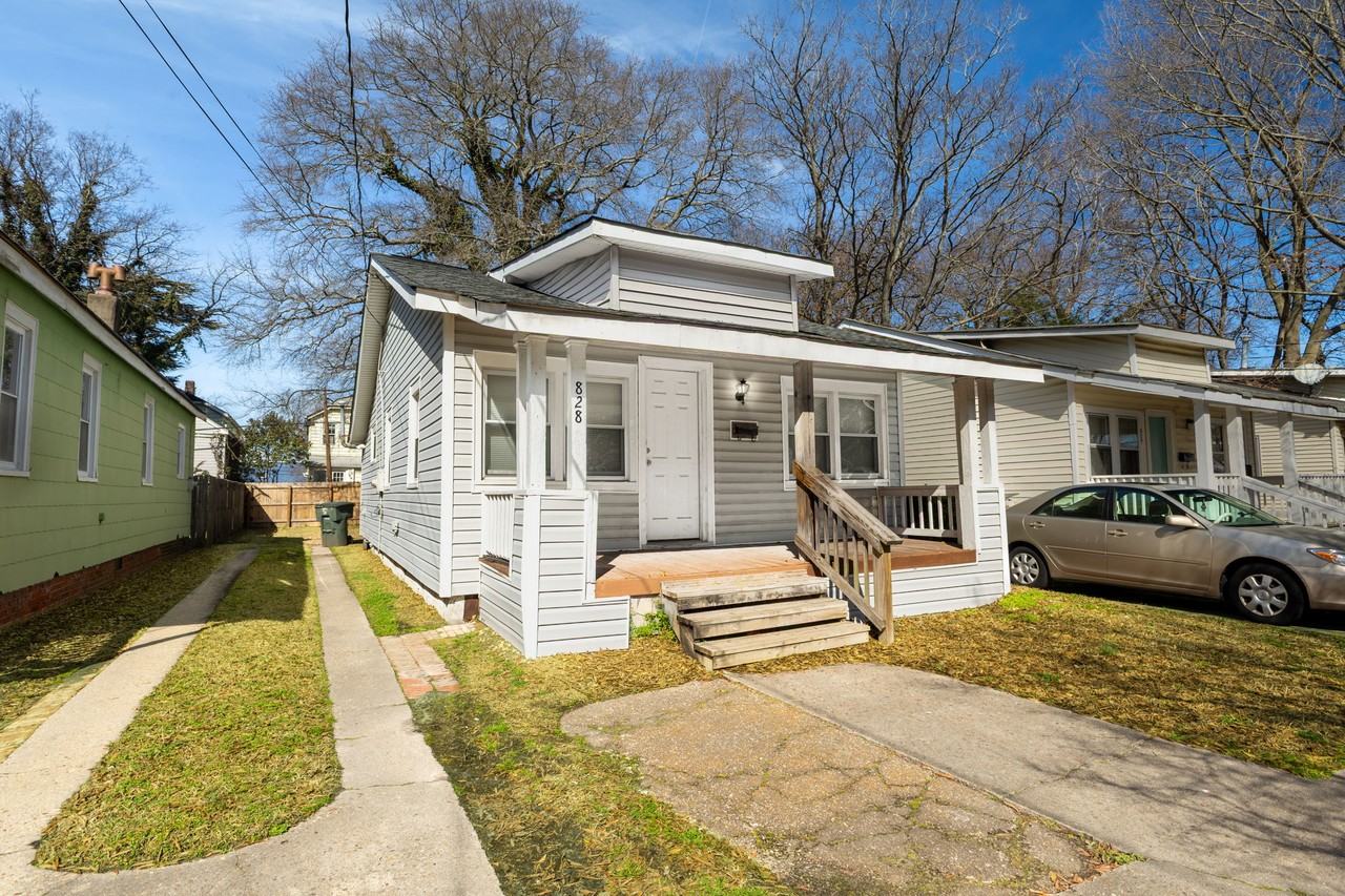 828 W 42nd St #1 - Photo 2 of 25