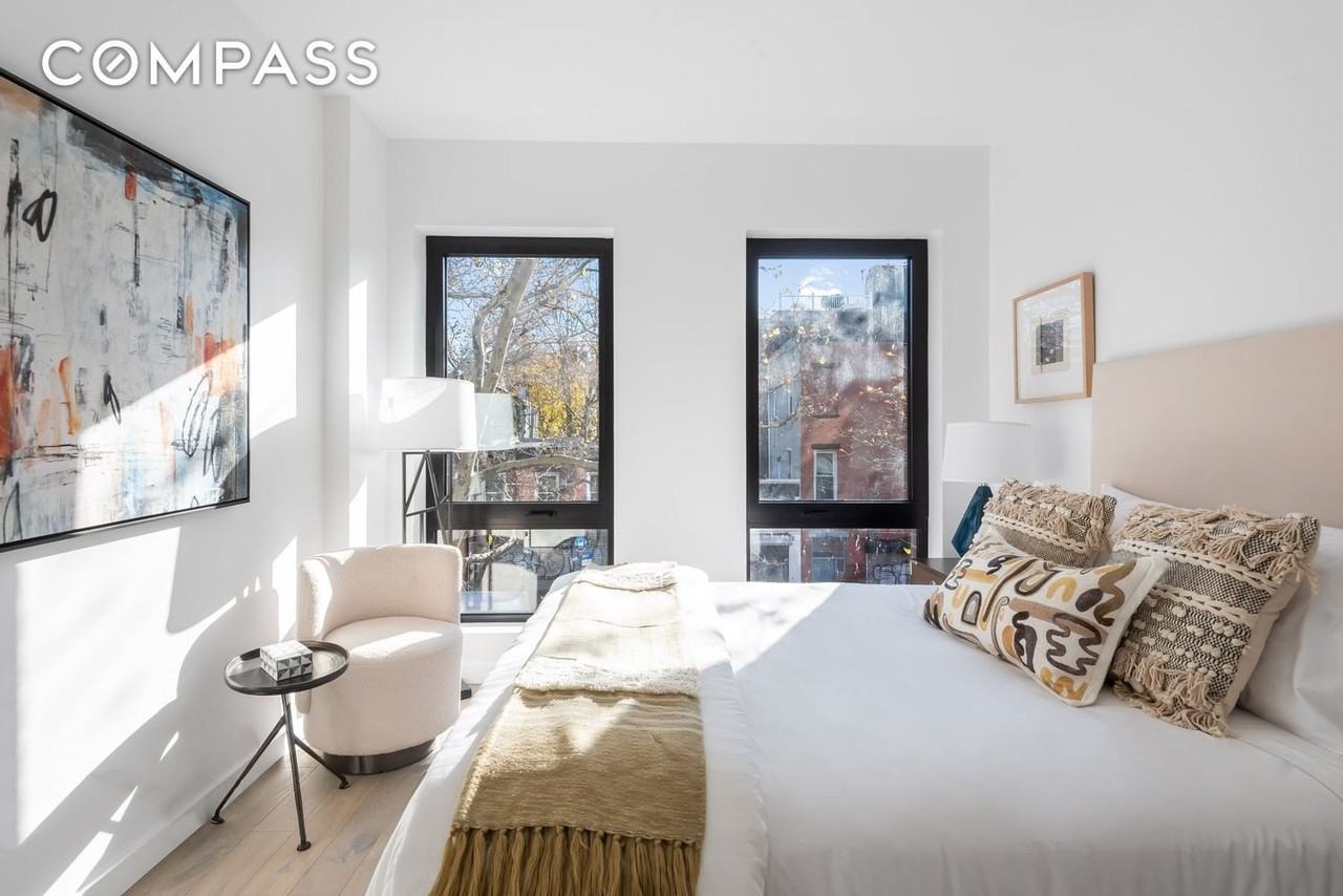 435 Tompkins Ave #206 - Photo 4 of 13