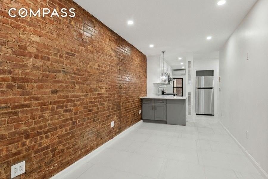 239 W 26th St #2W - Photo 2 of 6