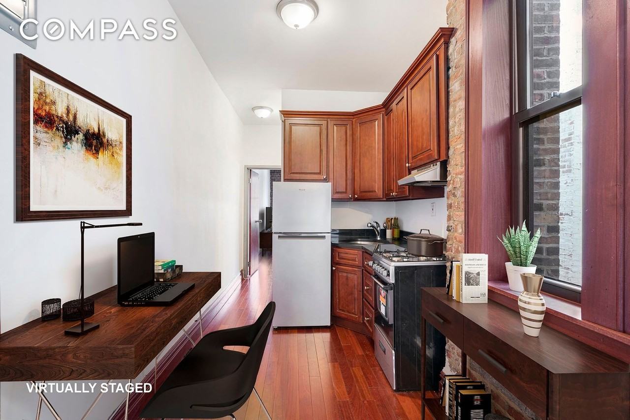 235 W 15th St #4D - Photo 3 of 4