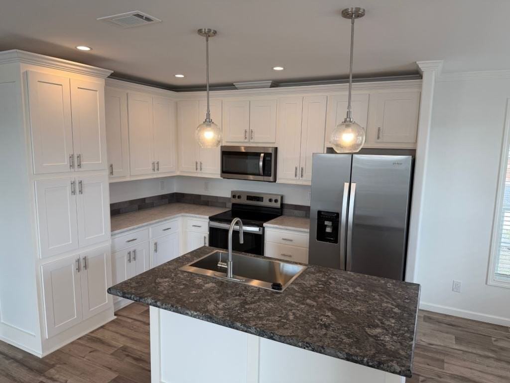 310 8th St #310 - Photo 5 of 21