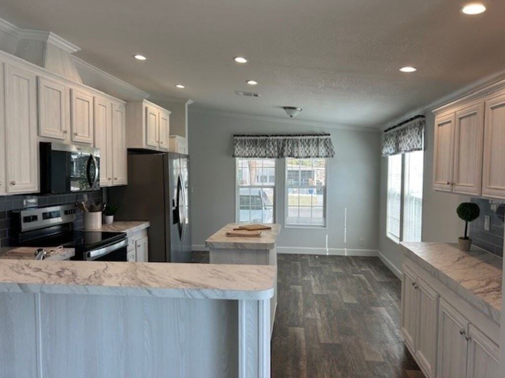 146 Berkley Cir #0146 - Photo 6 of 20