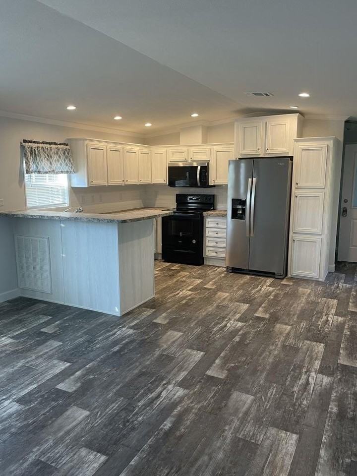 30 Spring Dr #0030 - Photo 2 of 20