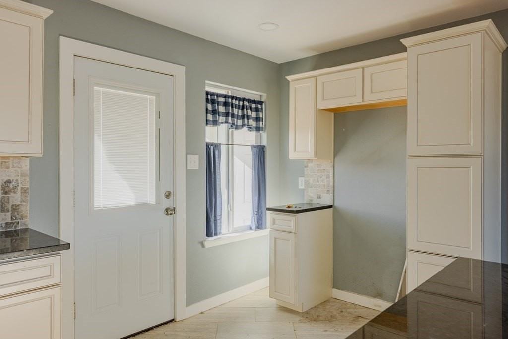 1202 E 42nd St - Photo 5 of 12