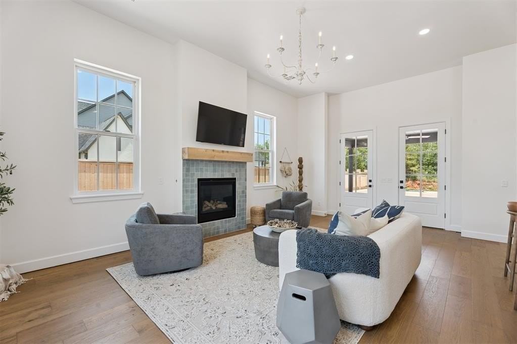 18817 Selah Way - Photo 7 of 48