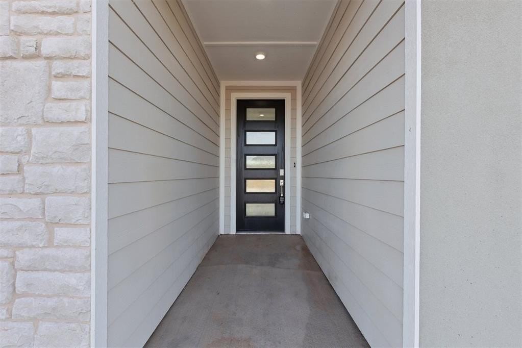 18024 Anthem Blvd - Photo 2 of 35