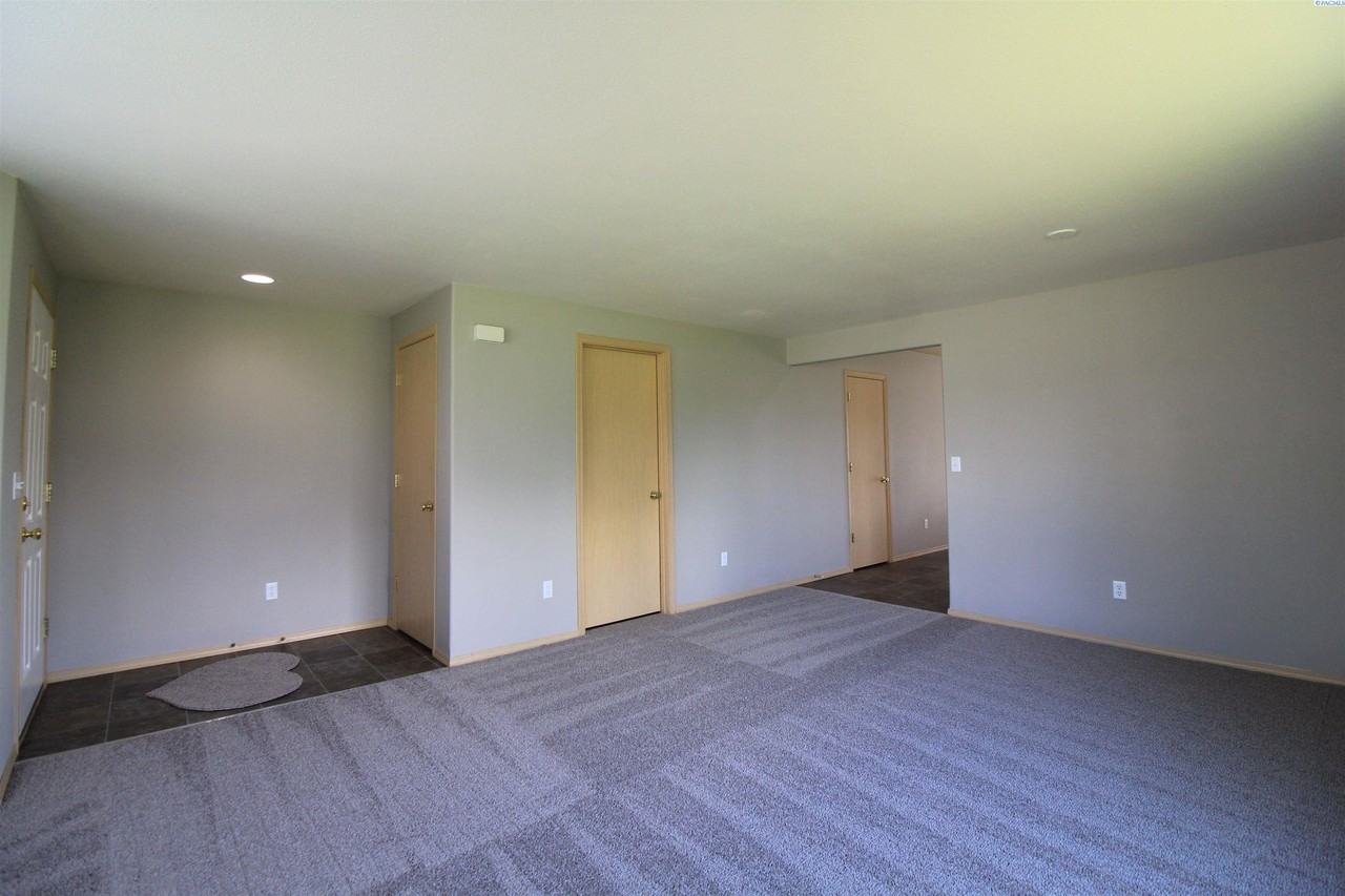 9604 Percheron Dr - Photo 3 of 12