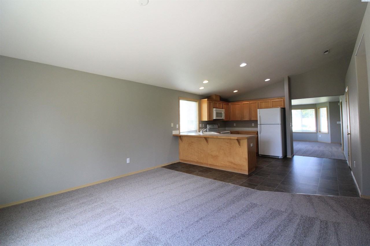 9604 Percheron Dr - Photo 7 of 12