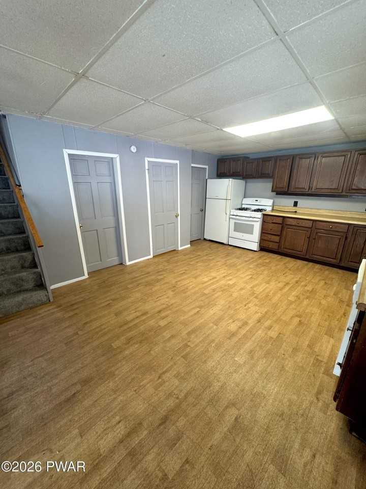 117 Cliff St - Photo 2 of 16