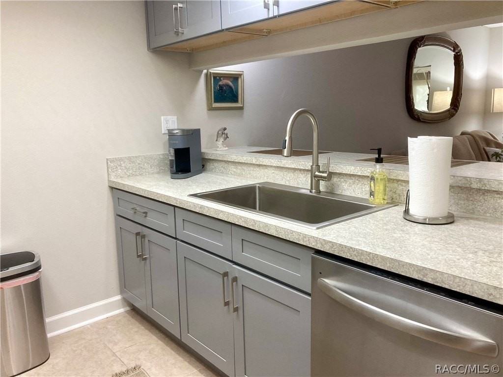 11449 W Bayshore Dr - Photo 5 of 38