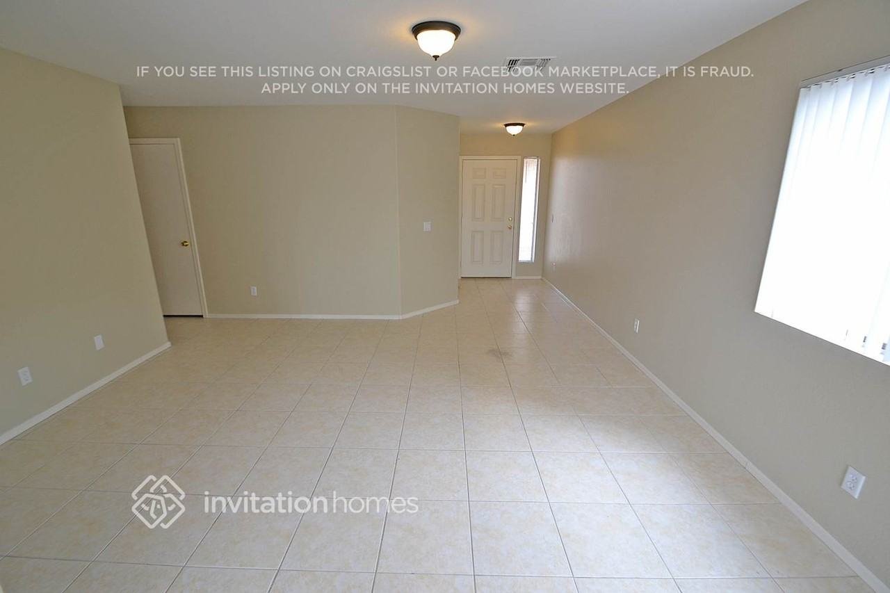 6225 W Warner St - Photo 2 of 10