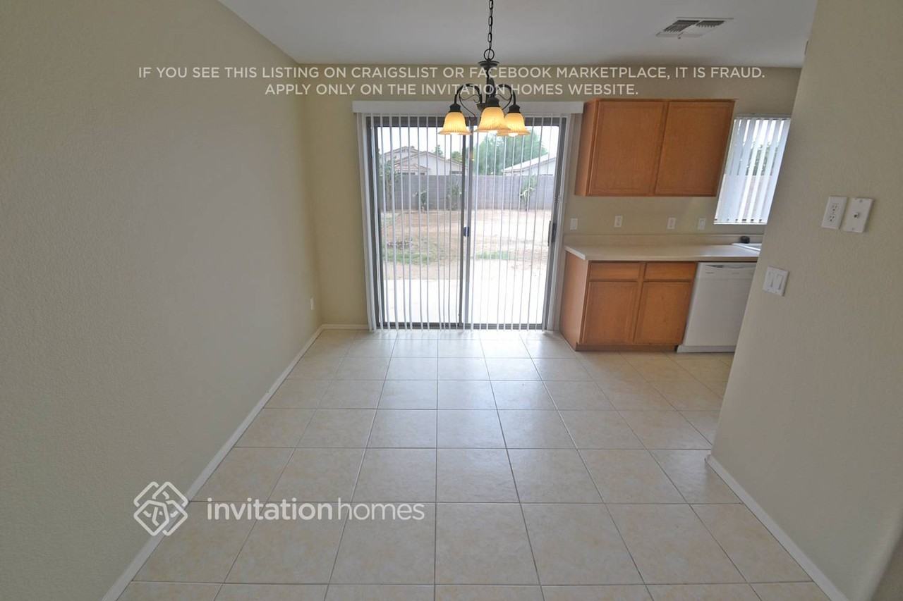 6225 W Warner St - Photo 3 of 10