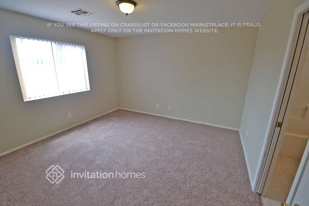 6225 W Warner St - Photo 5 of 10