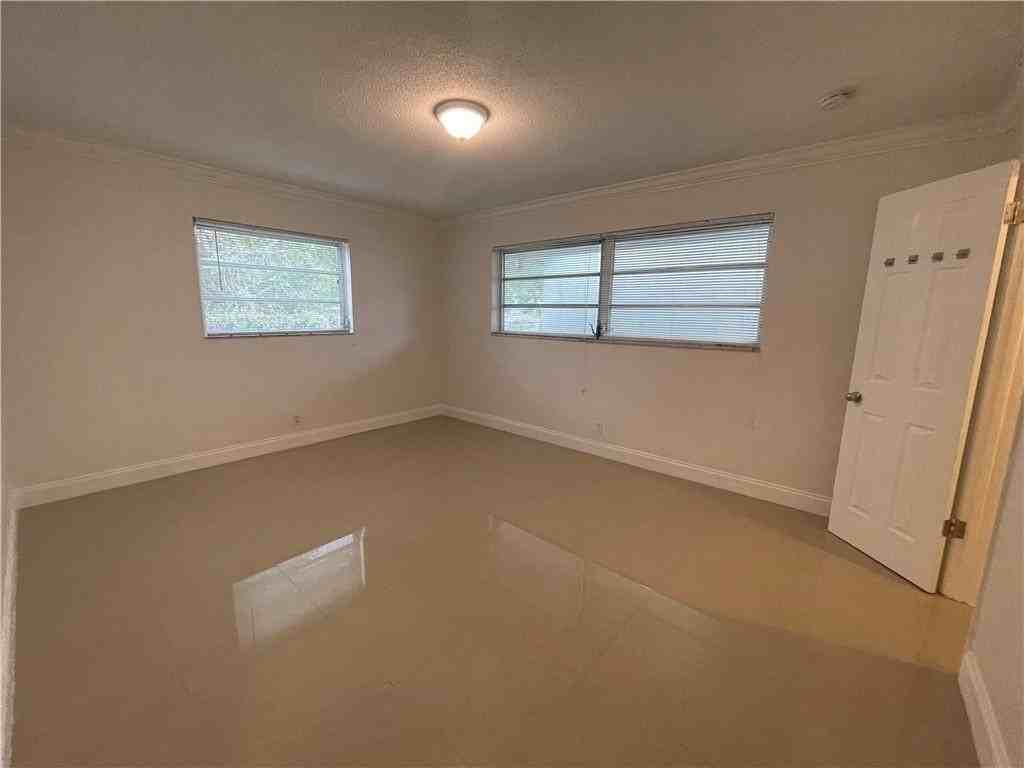 2451 Lincoln St #6 - Photo 4 of 16