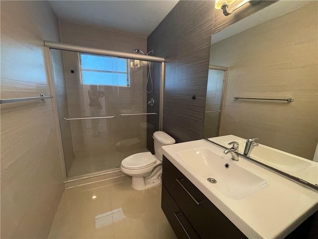 2451 Lincoln St #6 - Photo 6 of 16