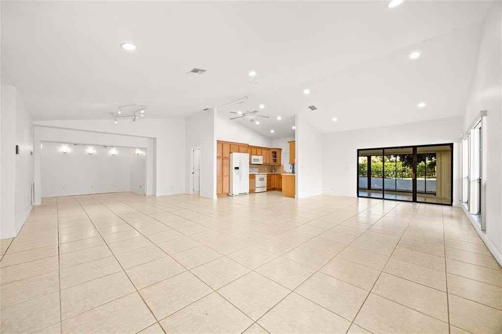 6825 Allegre Ct - Photo 3 of 31