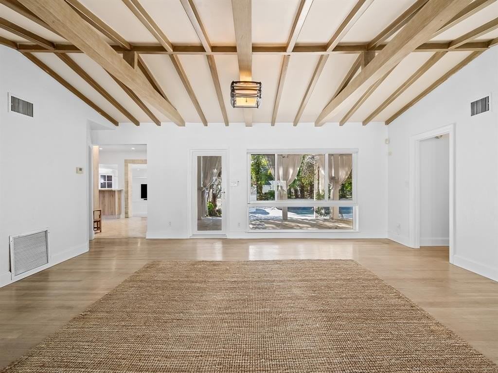 640 Se 26th Ave - Photo 2 of 25