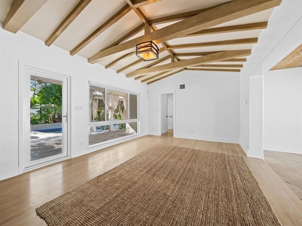 640 Se 26th Ave - Photo 6 of 25