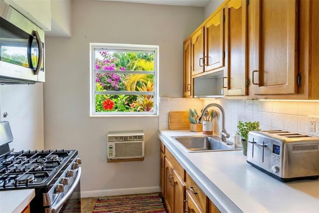 9271 W Bay Harbor Dr #11 - Photo 3 of 13