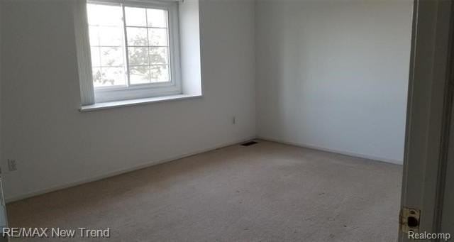 185 Coolidge Rd - Photo 6 of 14