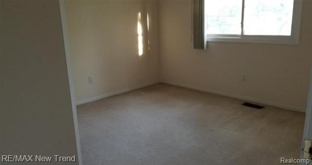 185 Coolidge Rd - Photo 7 of 14