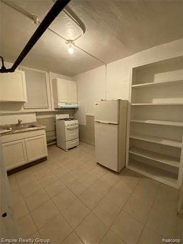 7542 Manor St - Photo 4 of 4