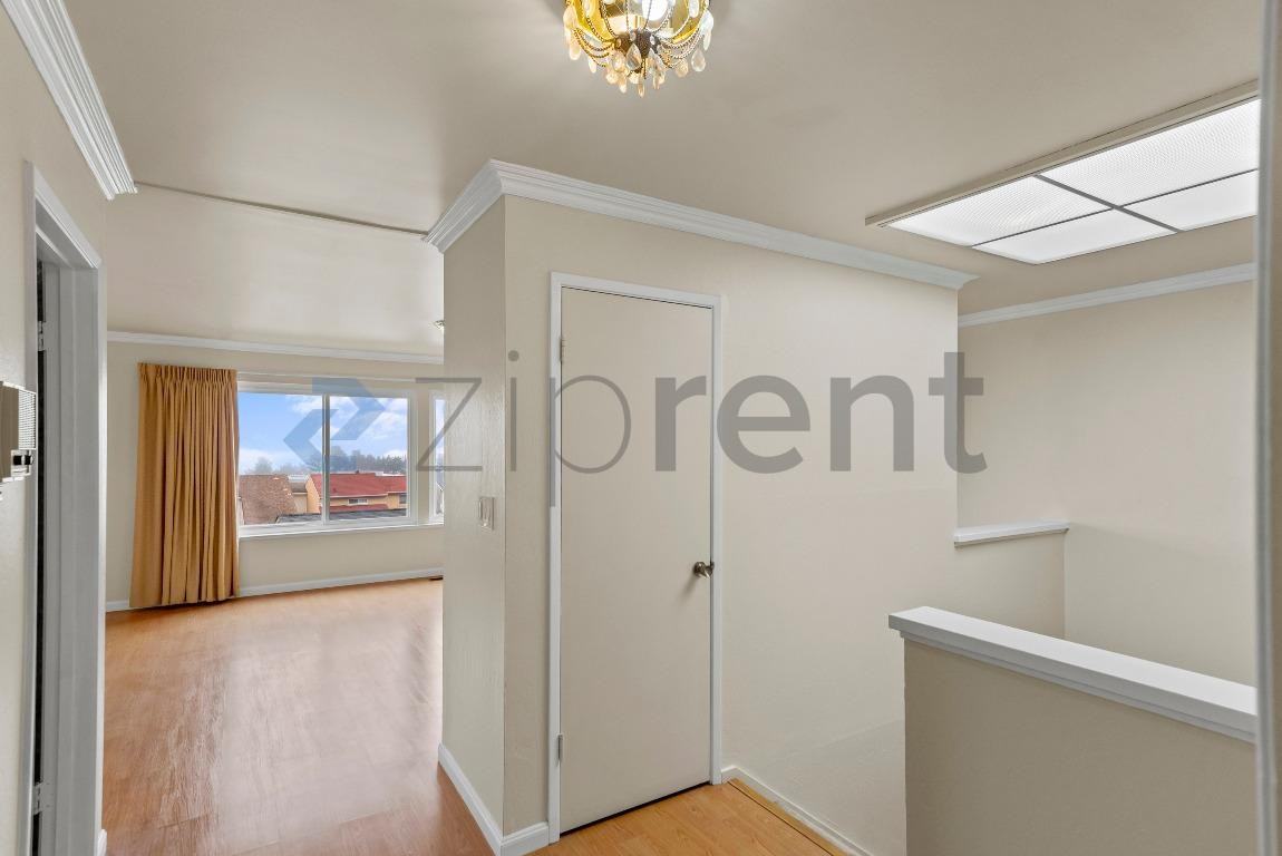 78 Saint Marks Ct #1 - Photo 7 of 32