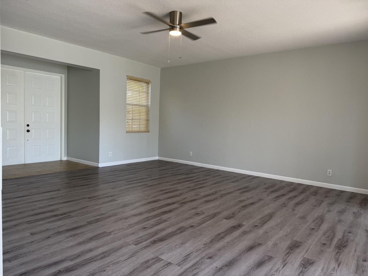 333 Berenger Walk - Photo 4 of 42