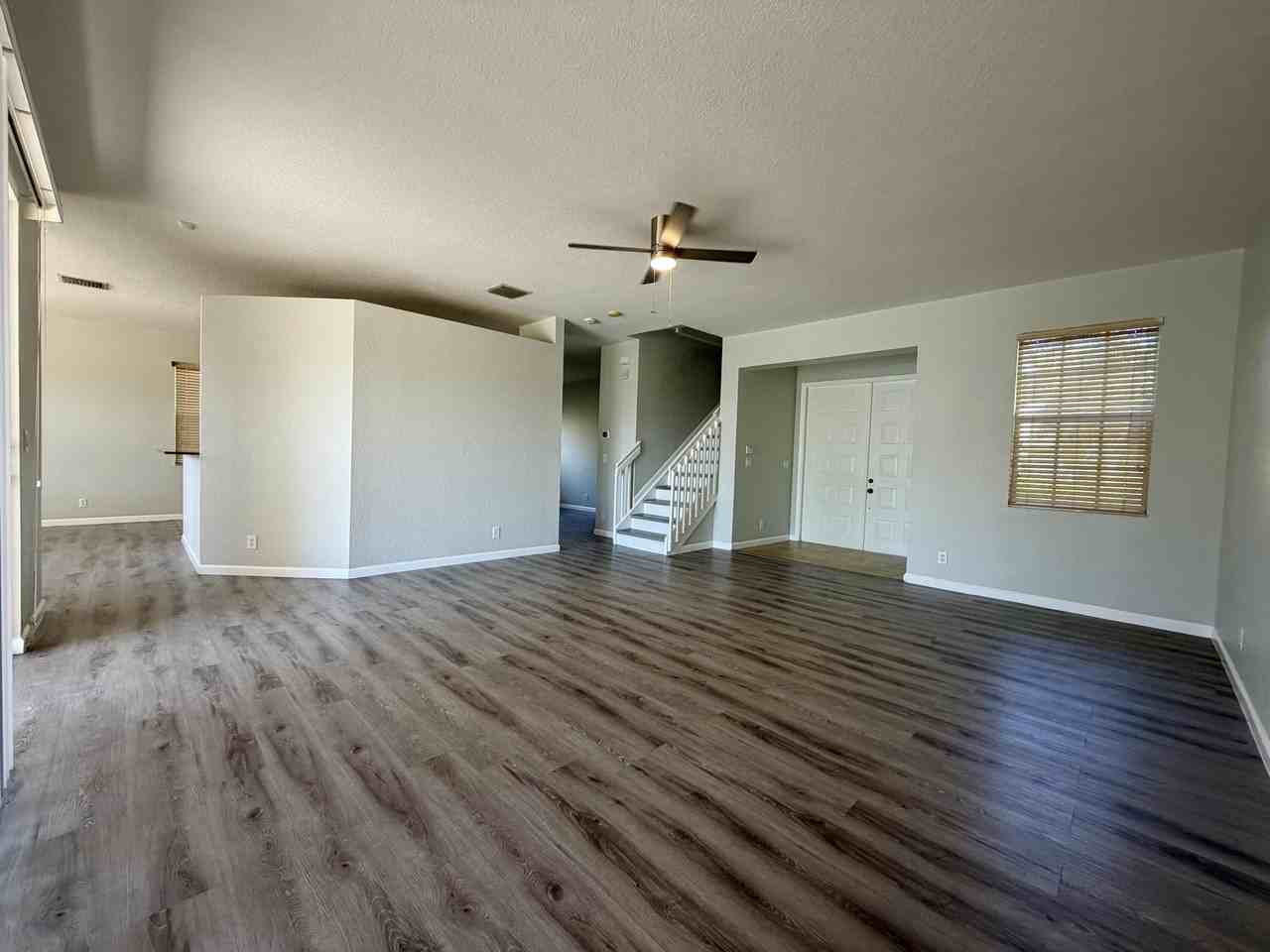 333 Berenger Walk - Photo 5 of 42