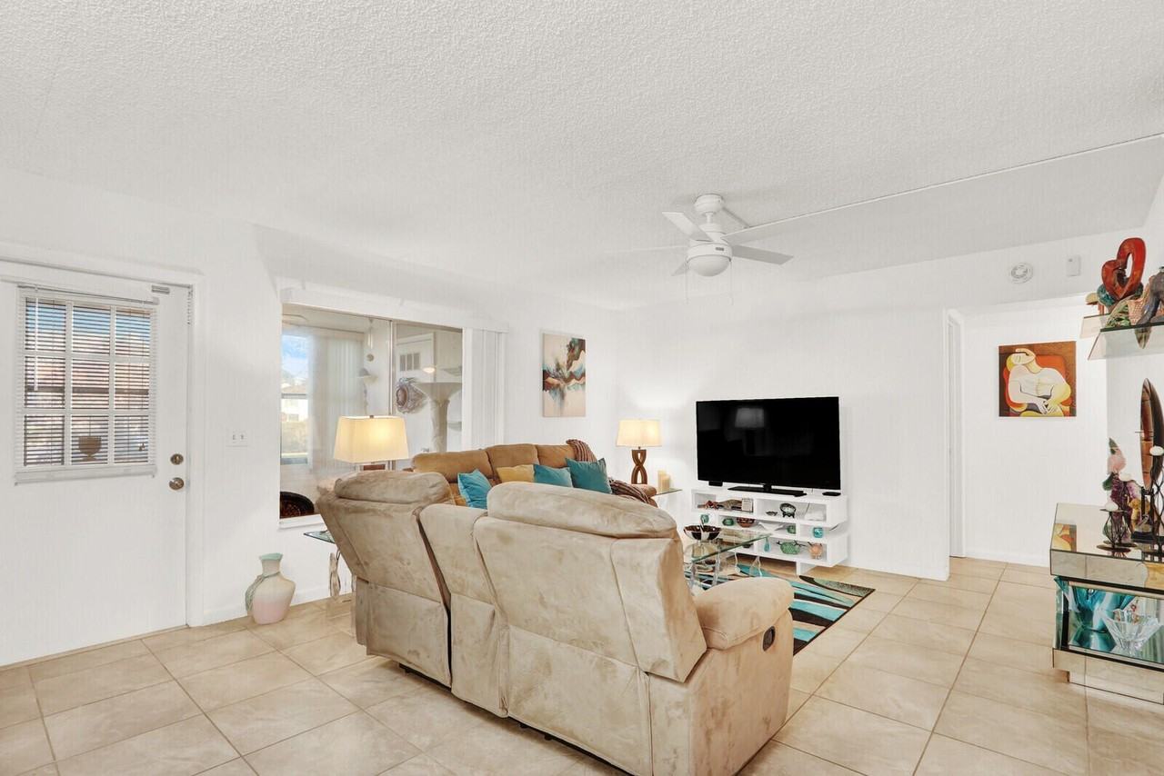 309 Knotty Pine Cir #A1 - Photo 3 of 20