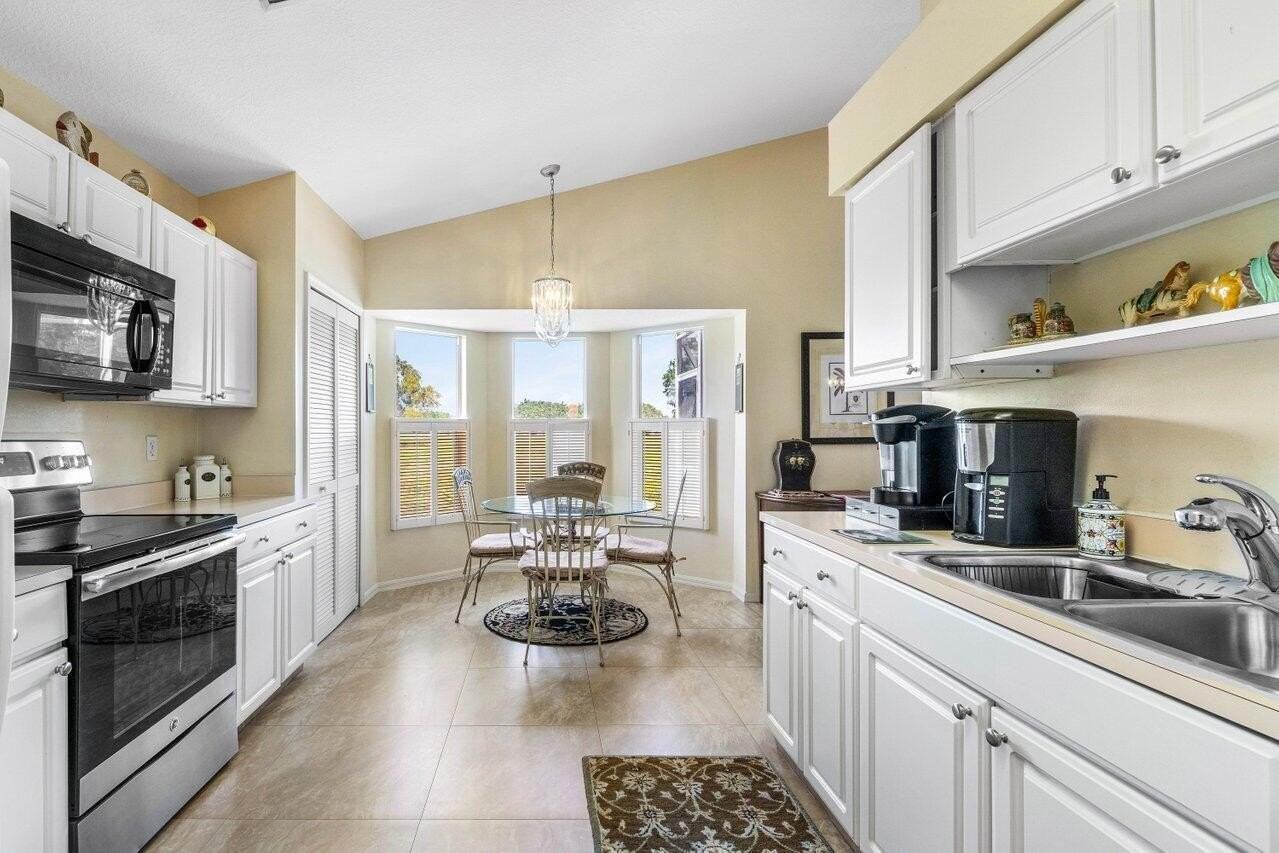 2730 Linkside Dr - Photo 5 of 33