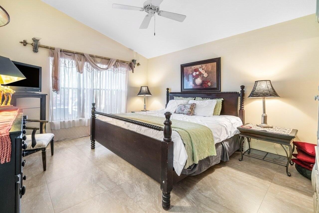 2730 Linkside Dr - Photo 6 of 33