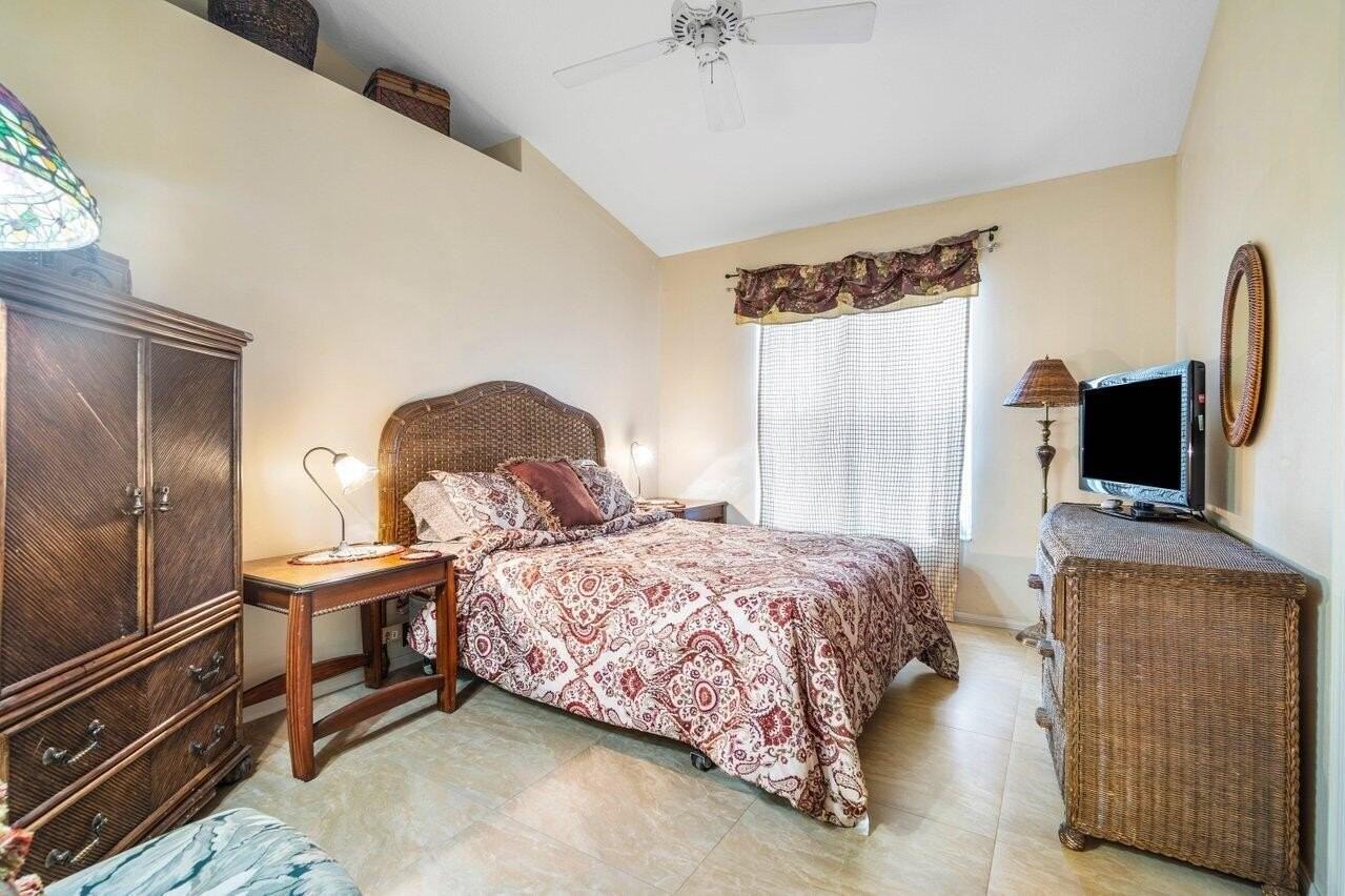 2730 Linkside Dr - Photo 7 of 33