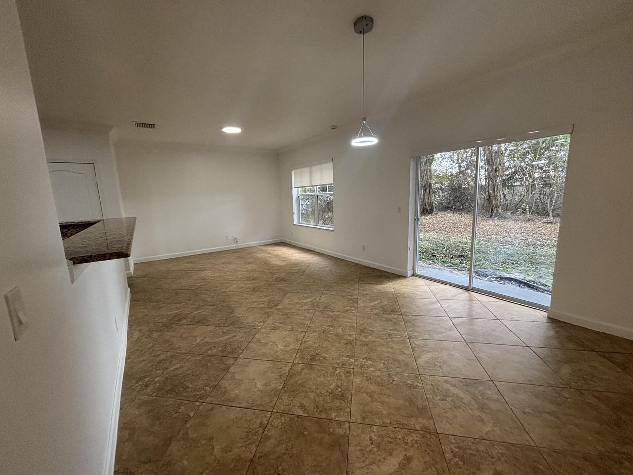 2555 Creekside Dr - Photo 7 of 16