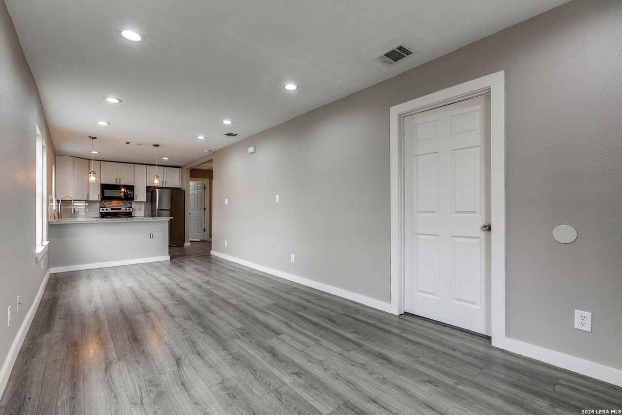 114 Parkview Dr - Photo 6 of 12