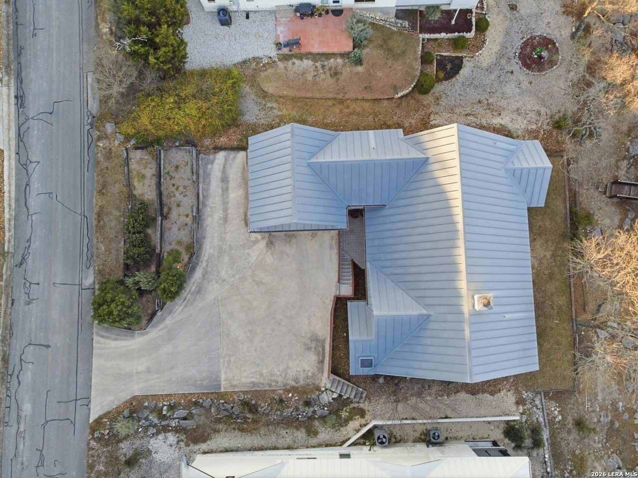 204 Tapatio Dr W - Photo 6 of 48