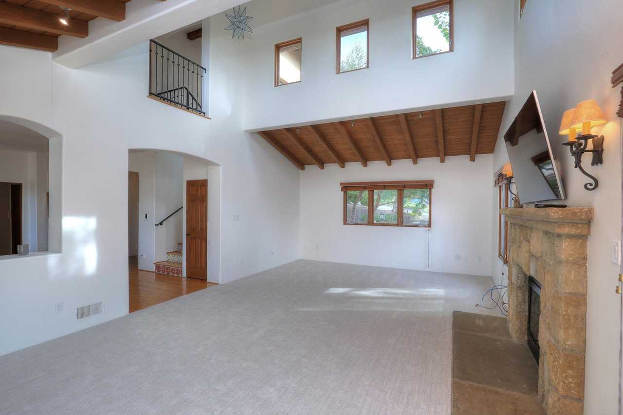 17 Celine Dr - Photo 6 of 25