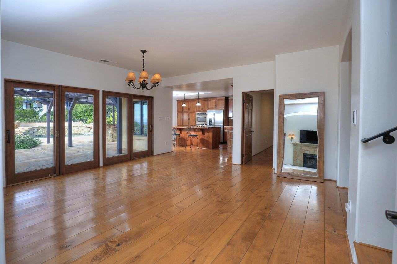 17 Celine Dr - Photo 7 of 25