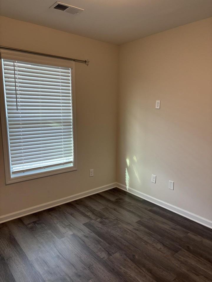 335 Niblick Dr - Photo 6 of 50